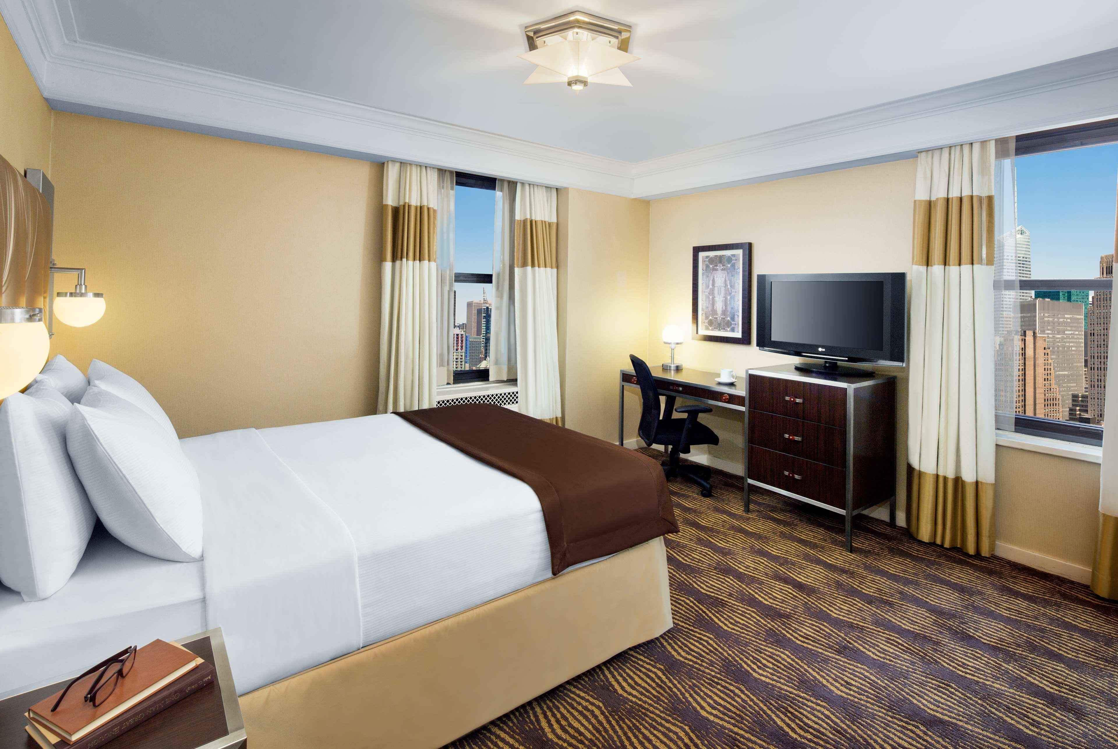 The New Yorker Nova York Exterior foto A room at the Four Seasons Hotel in New York City